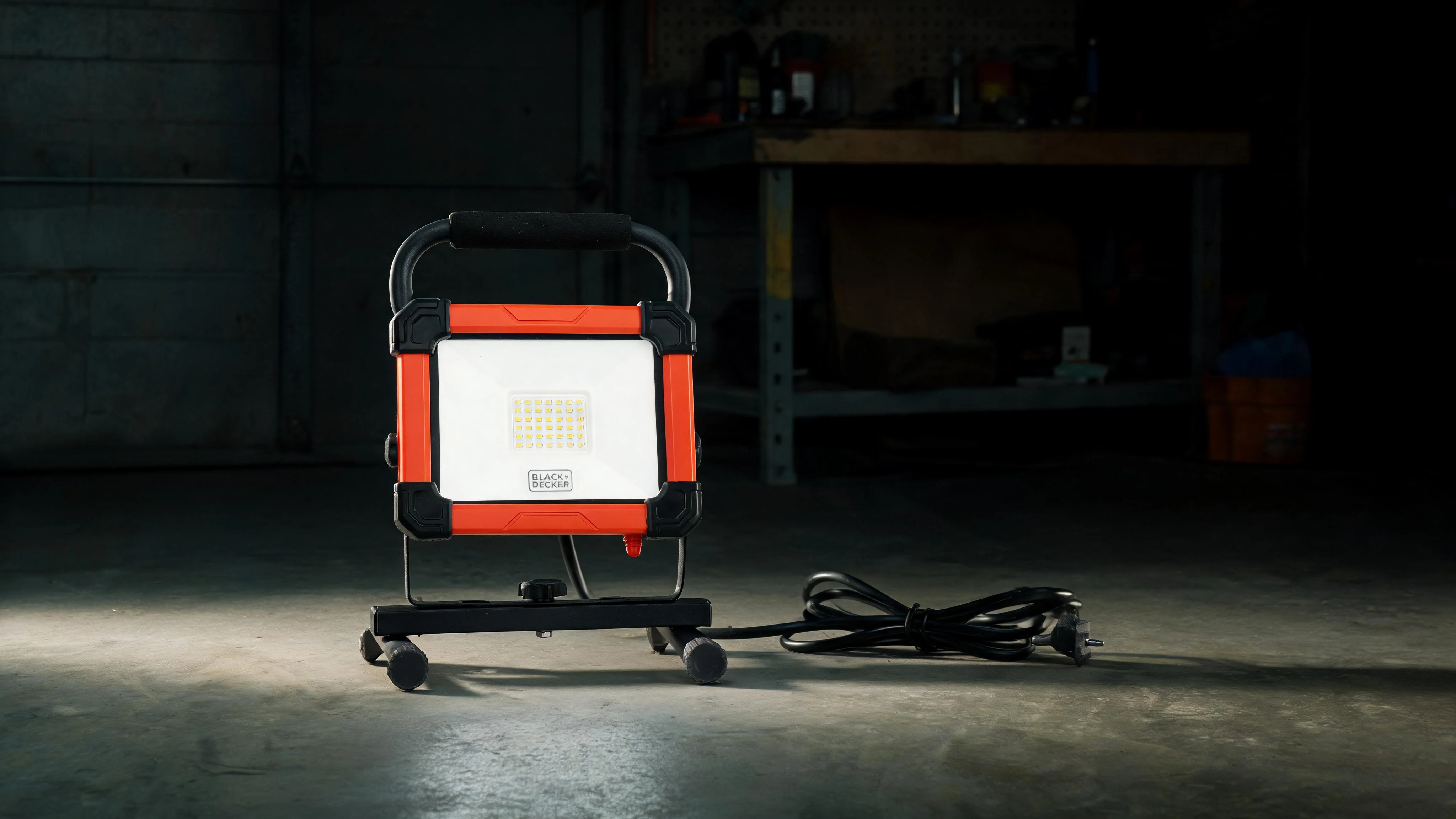 Black+Decker 3,000 Lumens AC Plug-in LED Panel Work Light with H-Stand Base